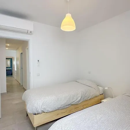 Sea Breeze Beach House By Gabi Miguel *