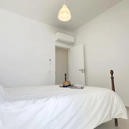 Sea Breeze Beach House By Gabi Miguel