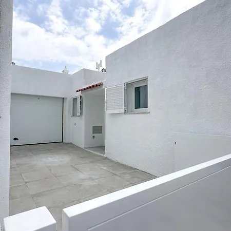 Sea Breeze Beach House By Gabi Miguel Holiday home Porches (Algarve)